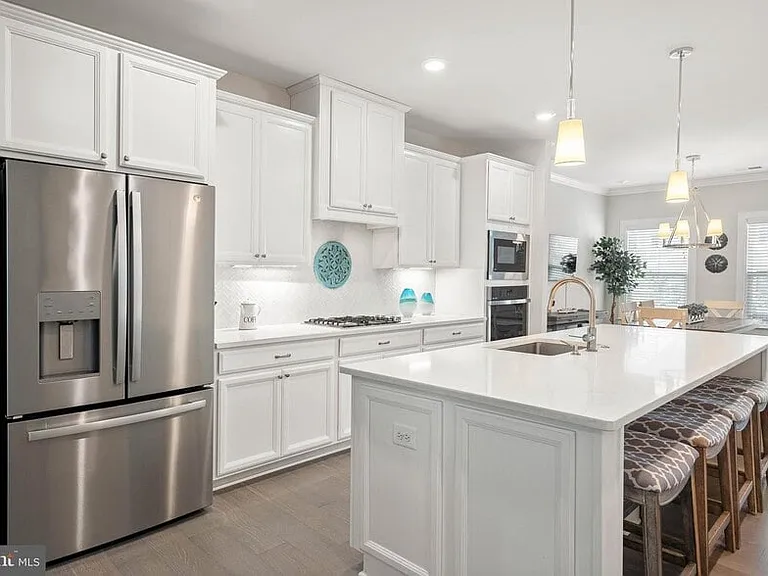 33776 Freeport Dr — Photo 6