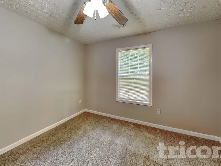 1047 Wedgewood Ct — Photo 9