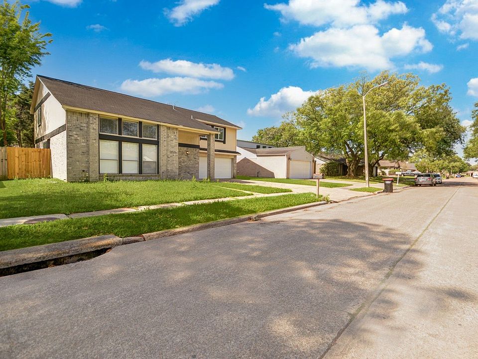 1st image of 2615 Ashington Dr
