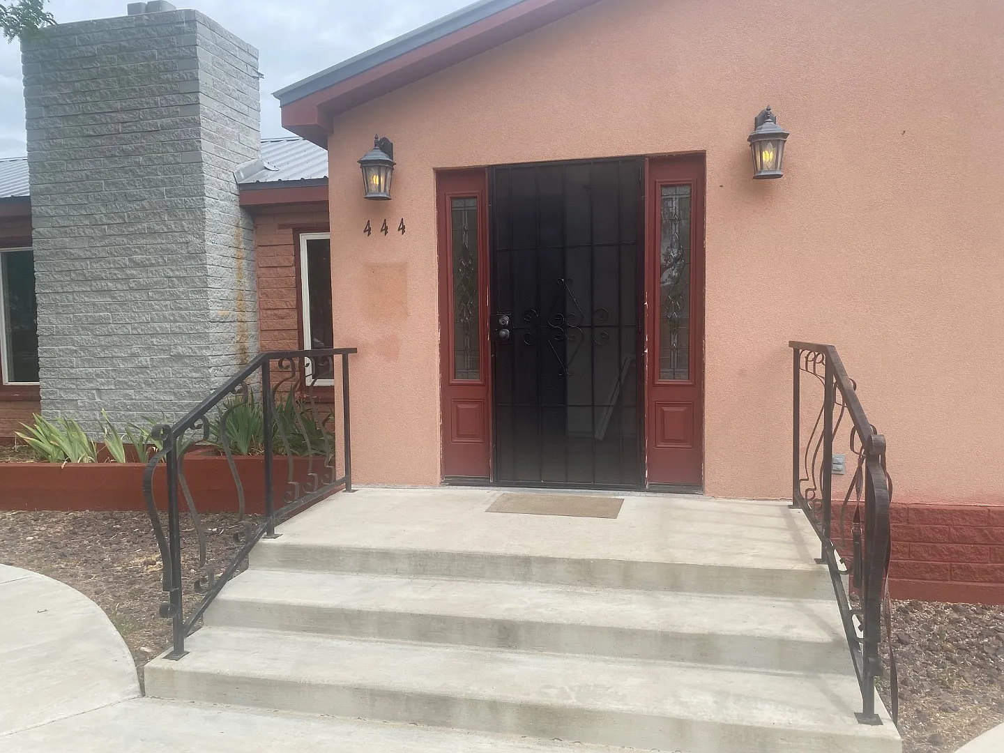 444 E Montezuma Ave - The Robin - 444 E. Montezuma Ave. — Photo 2