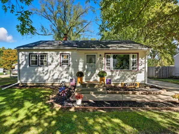 204 1st St, Washburn, IA 50702