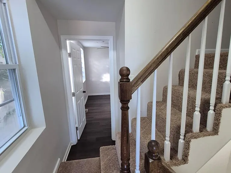 2015 E Fairmount Ave — Photo 16