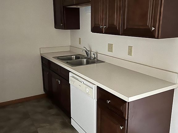 4th image of 1010 S Buchanan St APT 2