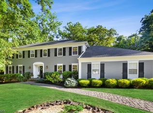 10 Andover Dr, North Caldwell, NJ 07006