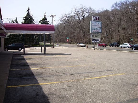 3rd image of 2176 7th St W