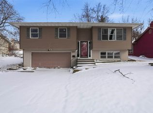 1022 Wylde Green Rd, Iowa City, IA 52246