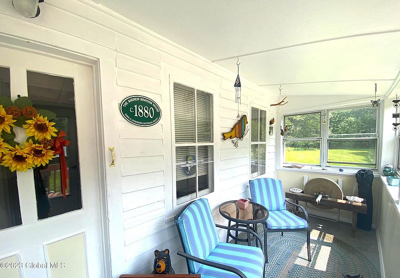 5th image of 710 Harrington Road