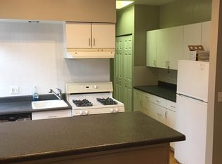 21 Webster Ave APT 2F, Highwood, IL 60040