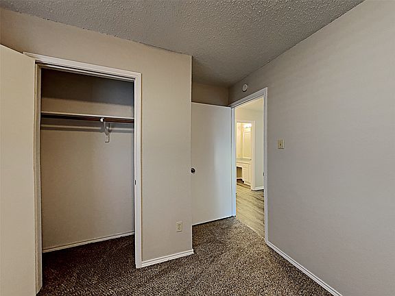 3rd image of 3404 Vine Rdg