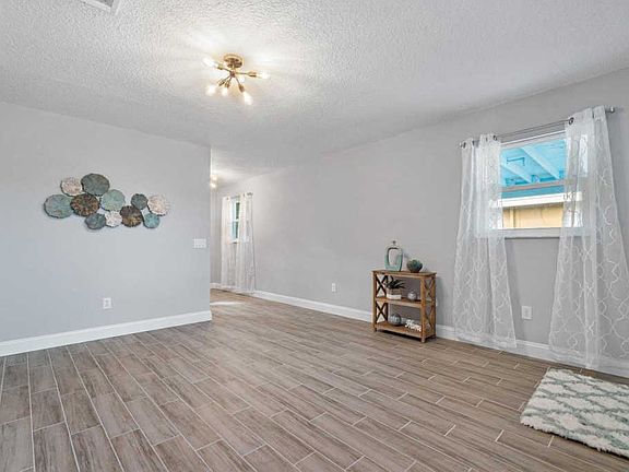5th image of 5778 Daphne Dr