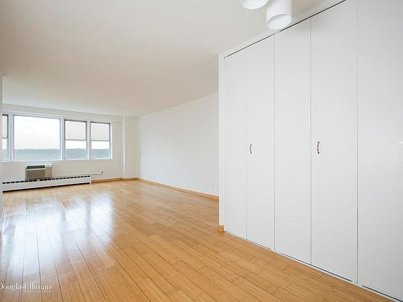 5th image of 5800 Arlington Ave APT 12O