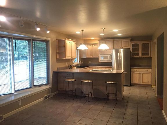 3rd image of 1317 Park Ln