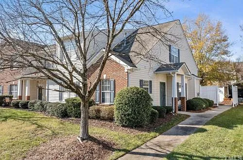 8 Chownings St