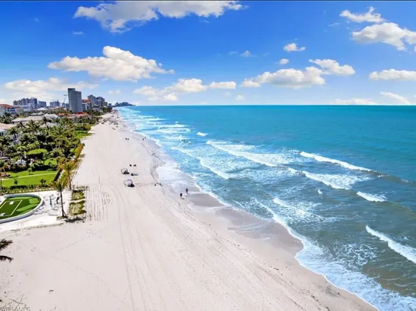 260 Southbay Dr, Naples, FL