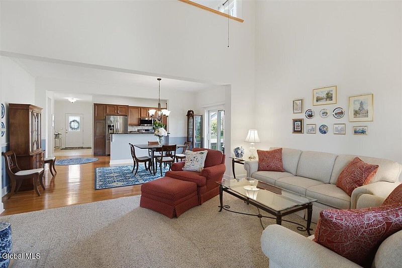 4th image of 20 Whitney Drive