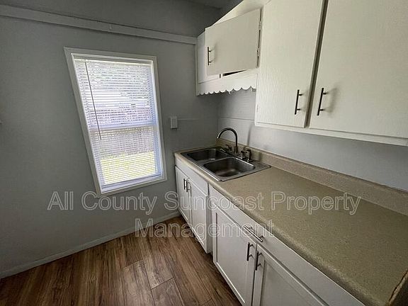 3rd image of 1830 27th Ave N APT E