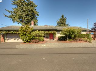 824 25th Ave, Seaside, OR 97138