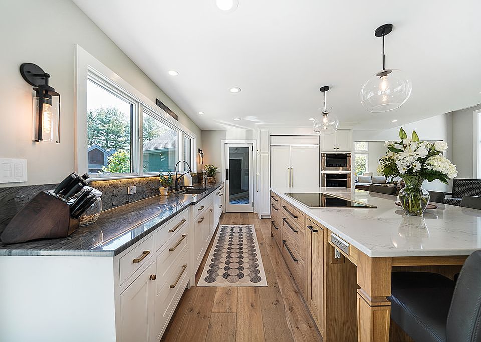2nd image of 1103 Debras Way