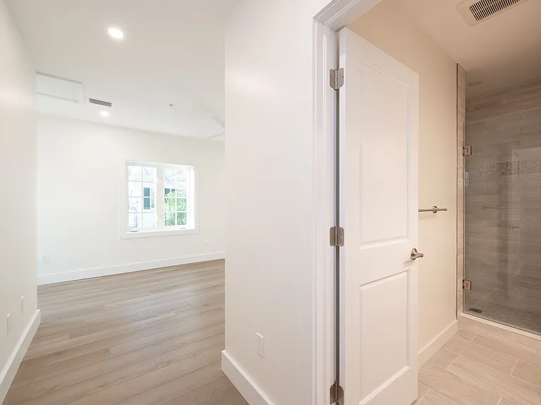 1110 Truman Ave — Photo 9