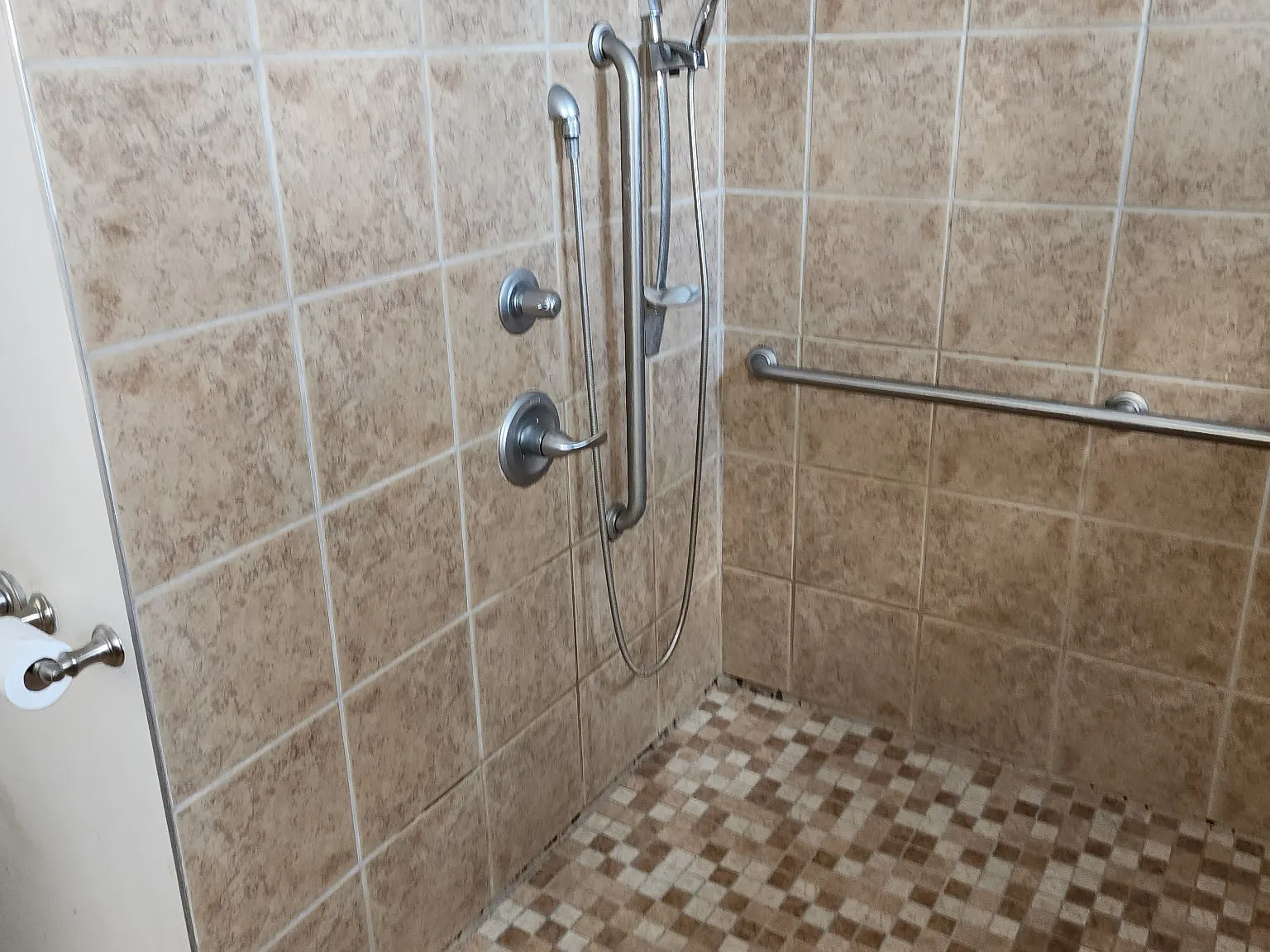 2 bed, 1080 sqft, $1,800 — Photo 4