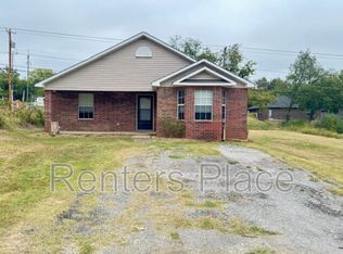 713 N Main St, Sapulpa, OK 74066