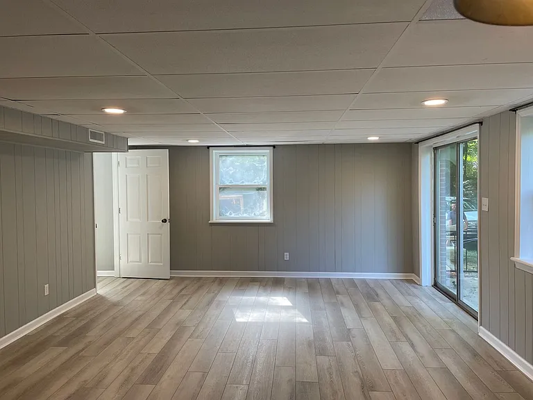 7942 Lake Vista Dr — Photo 37