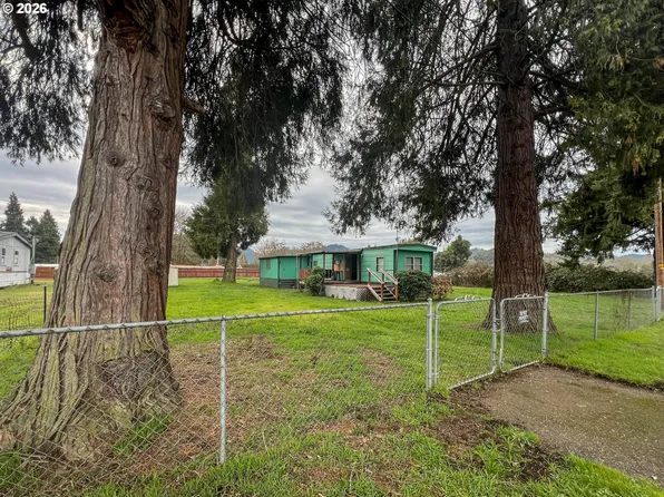 340 5th St, Dillard, OR 97432
