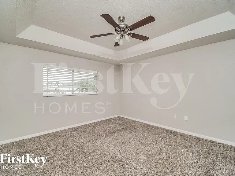 2100 SW 12th Ter — Photo 11