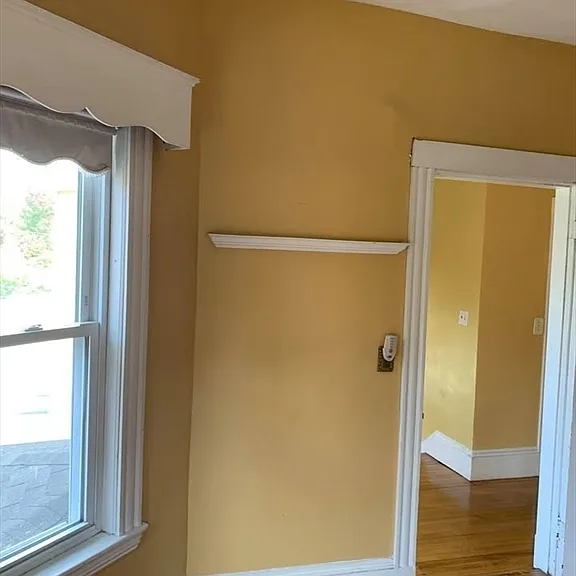 77 Sheridan Ave — Photo 12