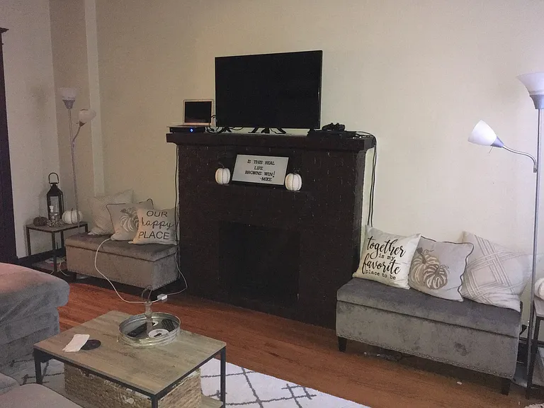 1959 W Farragut Ave #1R — Photo 8
