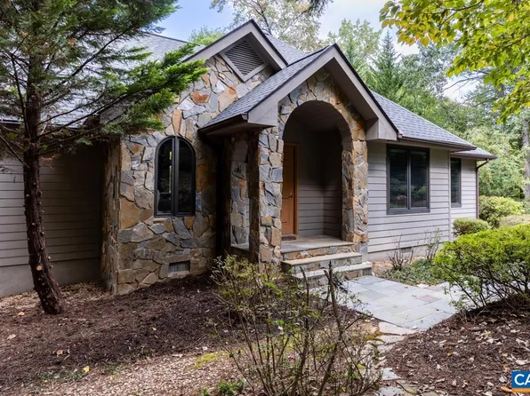 222 Lakeside Close, Nellysford, VA 22958