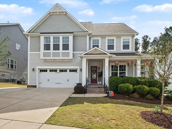 301 Harmony Creek Pl, Holly Springs, NC 27540