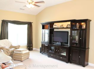 6008 Wooded Creek Dr UNIT 201, Louisville, KY 40291