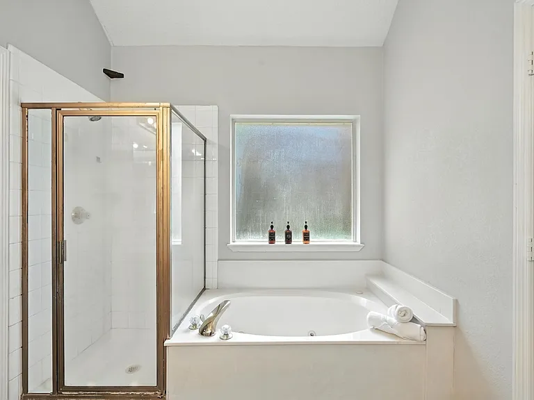 4168 Creekhollow Dr — Photo 17