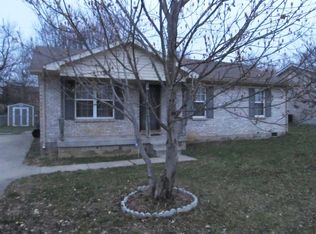 214 McGowan Ave, Bardstown, KY 40004