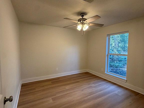 3rd image of 70 Brookflower Rd