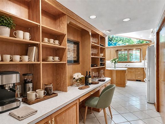 5th image of 2965 E Elfinwild Rd