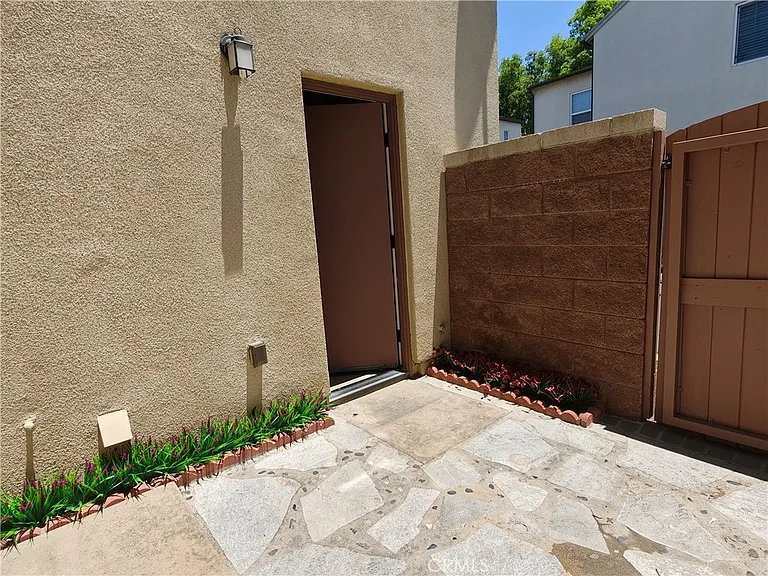 15765 Lindbergh Ave — Photo 36