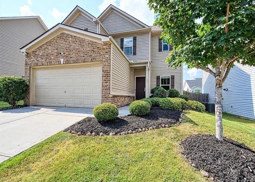 1st image of 307 Barrett Chase Dr