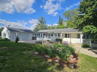 15542 40th St, Oelwein, IA 50662