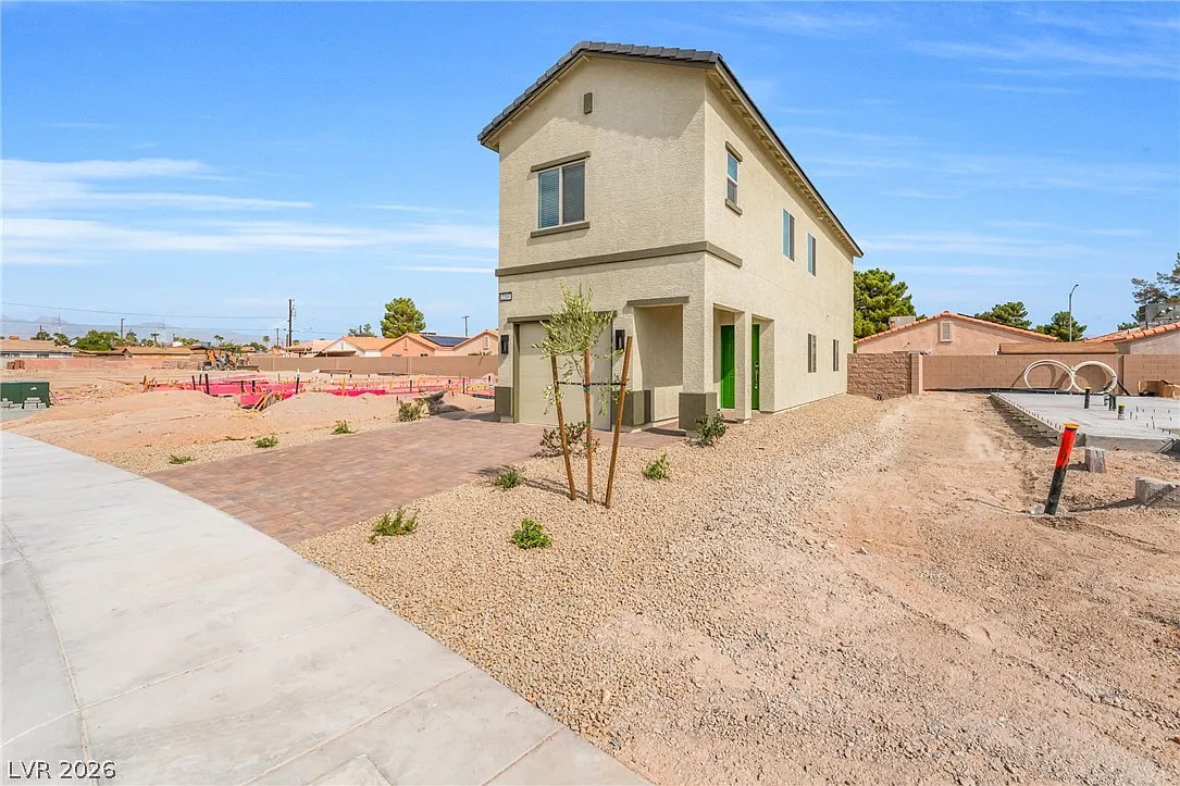 3 bed, 2.5 bath, 1311 sqft, $1,850 — Photo 2