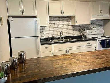 3rd image of 315 Crestwood Dr #53