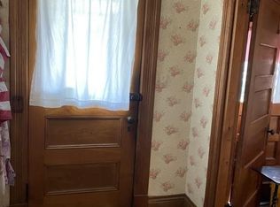 27 Prospect St, Ware, MA 01082