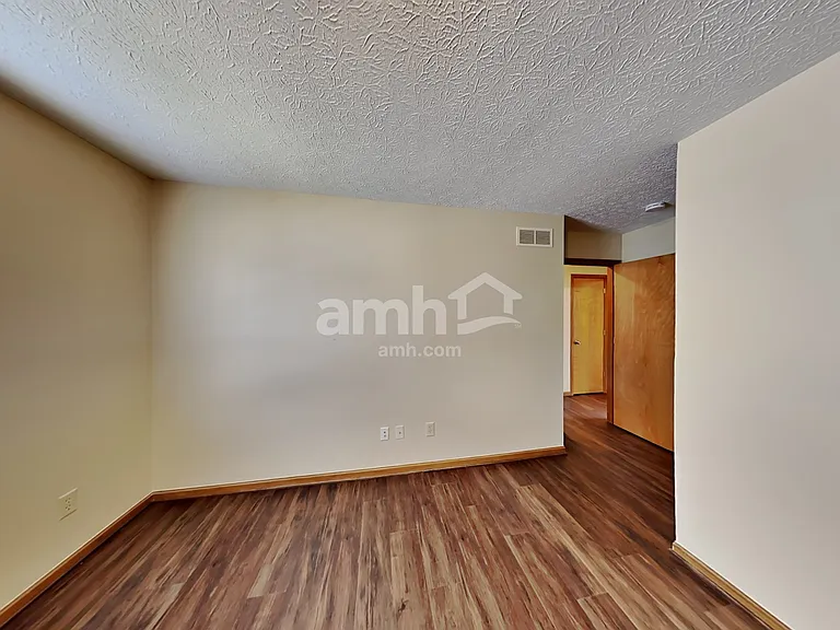 12098 Mallard Pond Dr — Photo 15