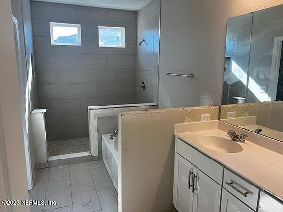 5th image of 268 BERMUDEZ Way