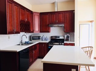 305 9th St #A, Pacific Grove, CA 93950