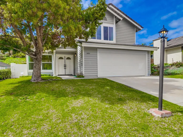 1680 Swallowtail Rd — Photo 3