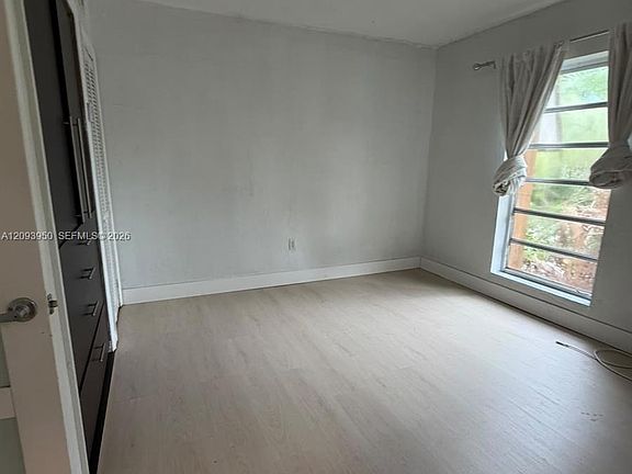 3rd image of 1330 W 54th St APT 310C
