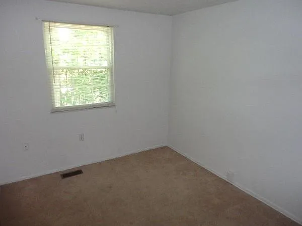 321 Laporte Ct — Photo 14