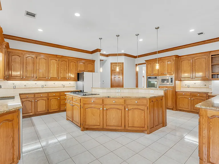 360 Highland Oaks Cir — Photo 11